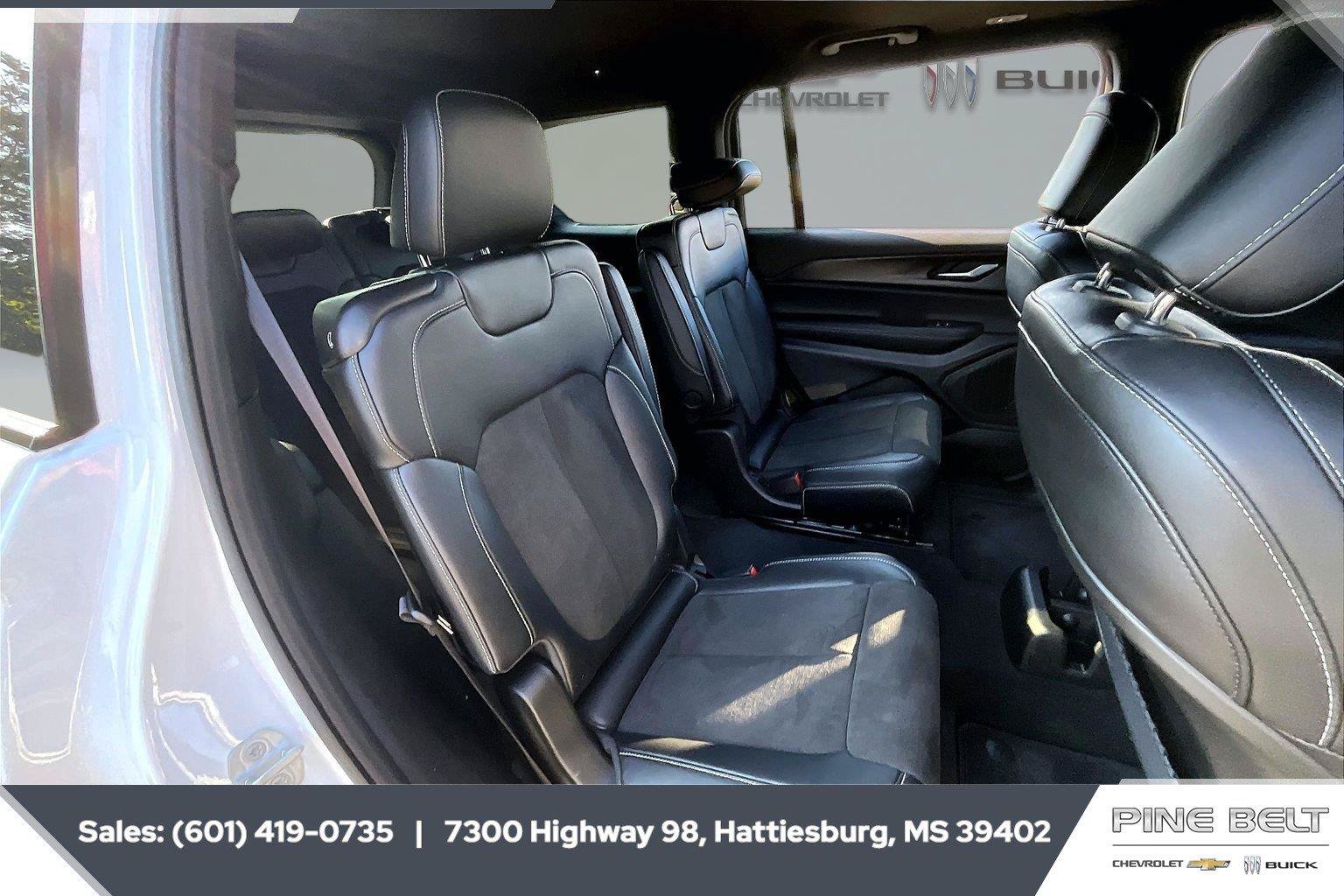 Used 2025 Jeep Grand Cherokee L Altitude RWD image 20