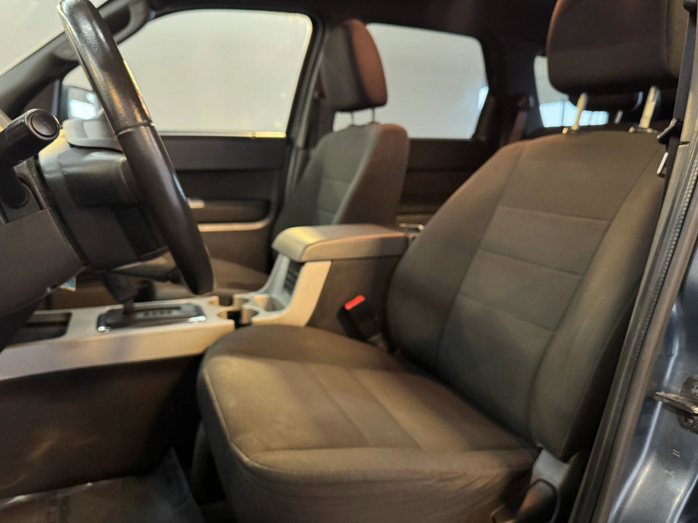 Used 2010 Ford Escape XLT image 12