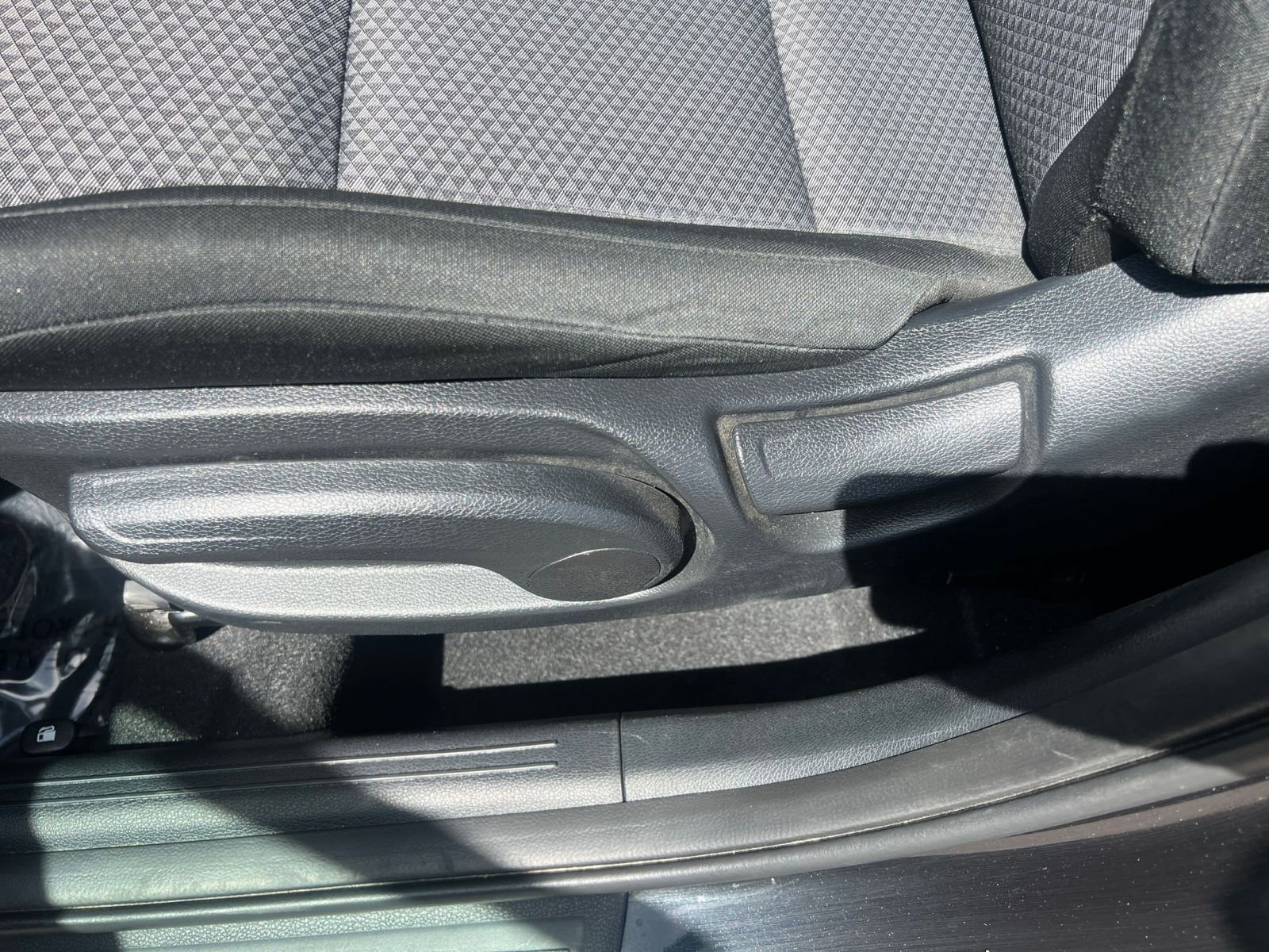 Used 2025 Kia Soul LX w/ LX Technology Package FWD image 22