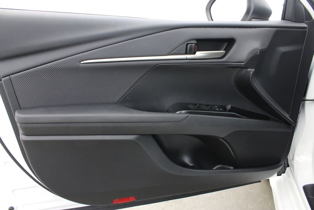 Used 2025 Toyota Camry SE FWD image 16