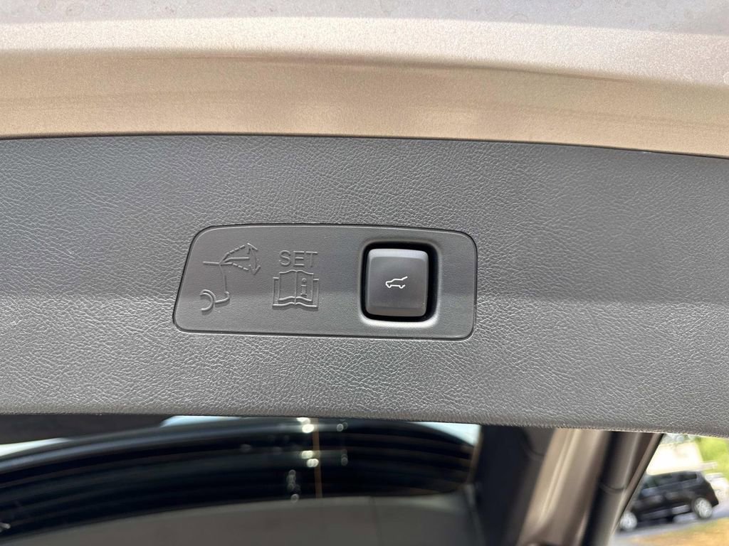 Certified 2020 Lincoln Corsair Reserve w/ Equipment Group 201A image 12