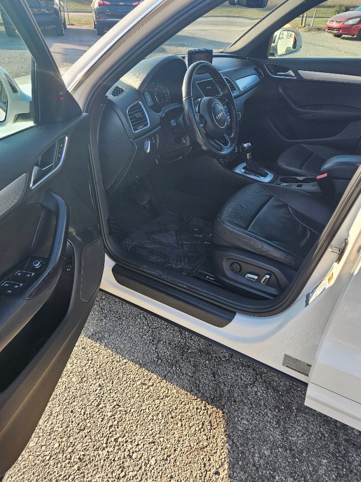 Used 2016 Audi Q3 2.0T Premium Plus w/ Technology Package image 19