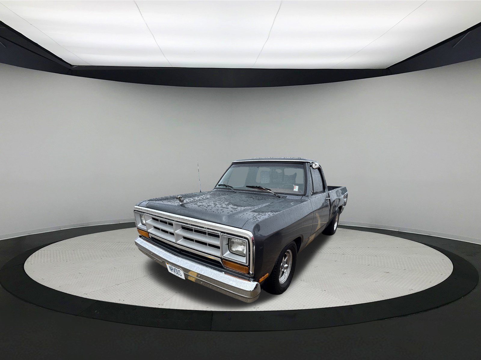 Used 1987 Dodge D/W Truck 150 RWD image 3