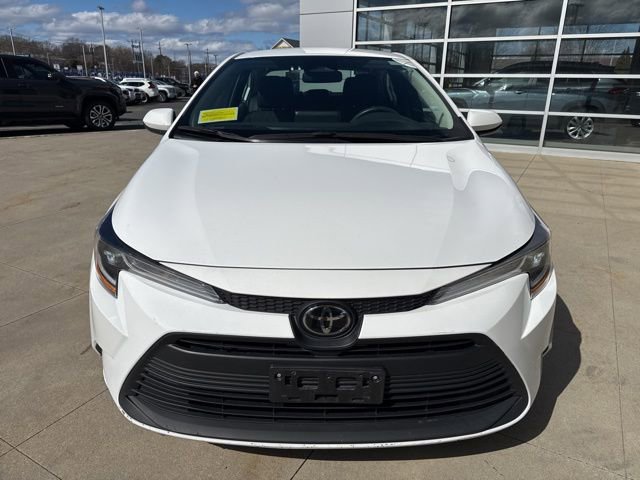 Used 2023 Toyota Corolla LE image 2
