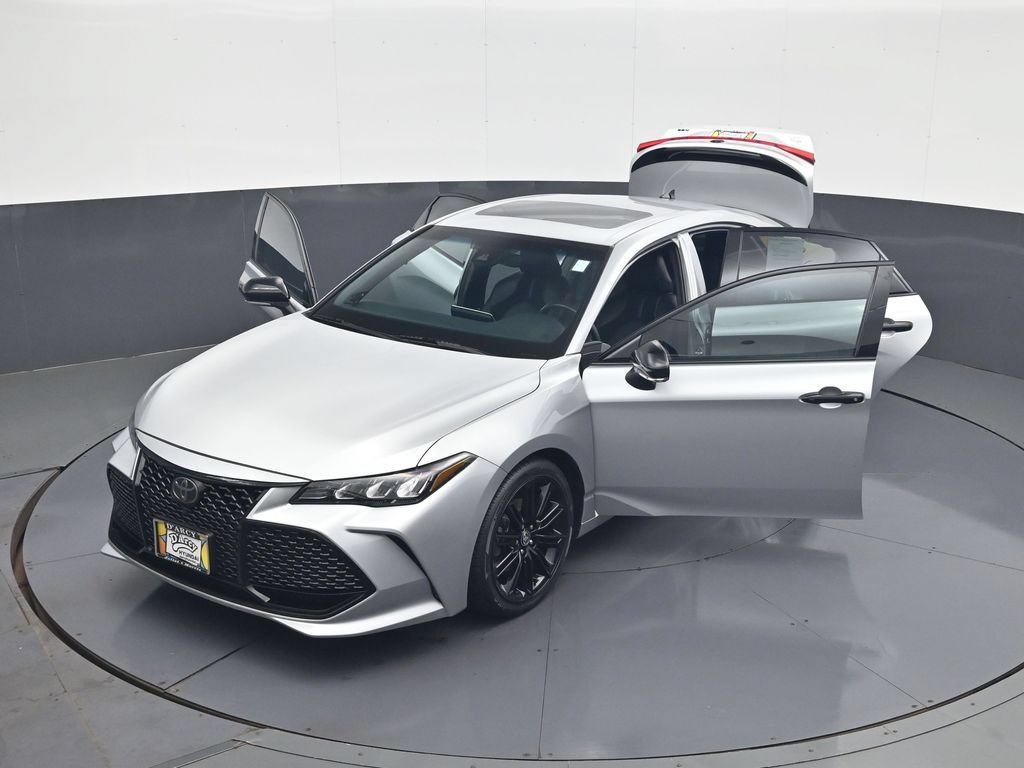 Used 2021 Toyota Avalon XSE FWD image 31