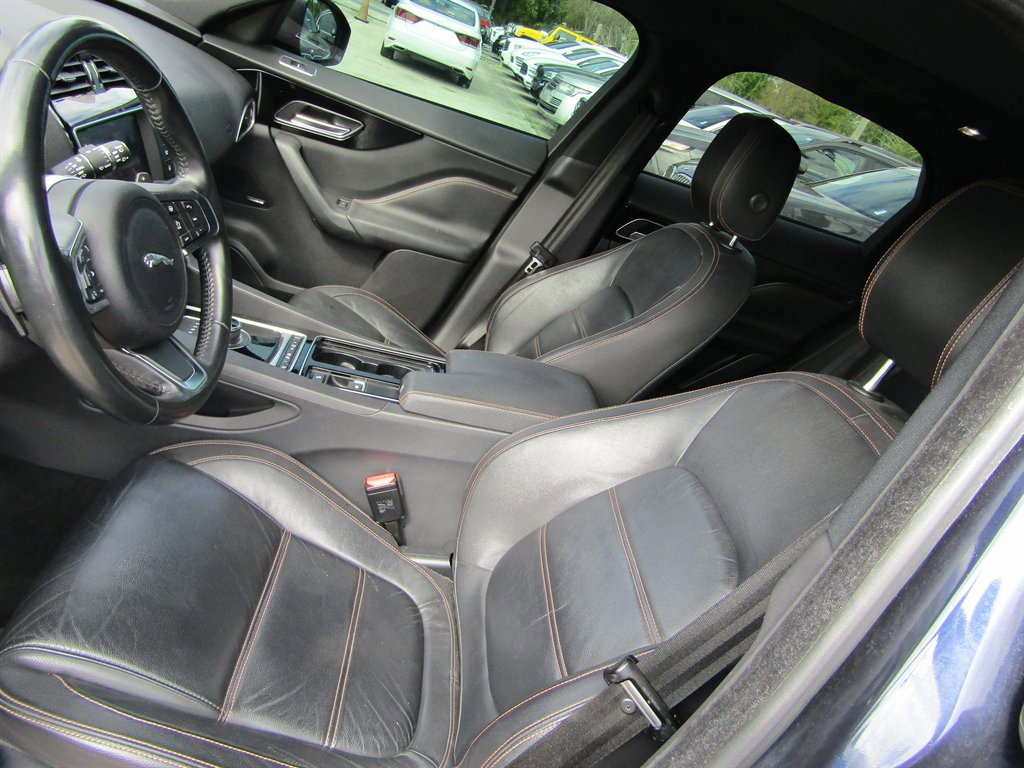 Used 2018 Jaguar F-PACE Prestige AWD/4WD image 9