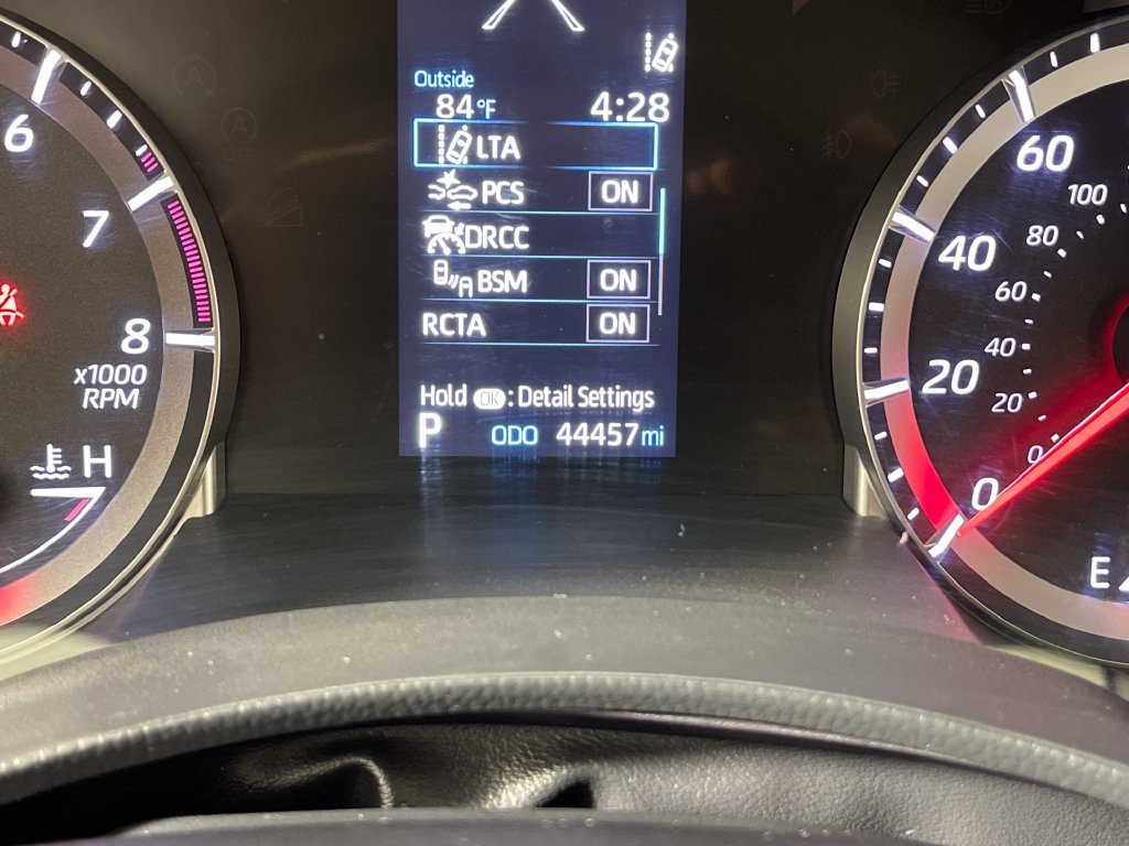 Used 2022 Toyota Highlander LE AWD/4WD image 19