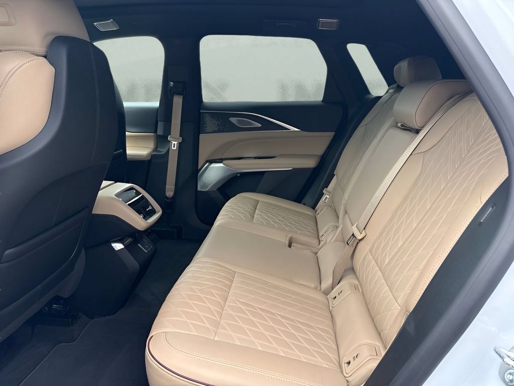 Used 2026 Cadillac Lyriq Signature Luxury w/ Nappa Leather Package AWD/4WD image 11