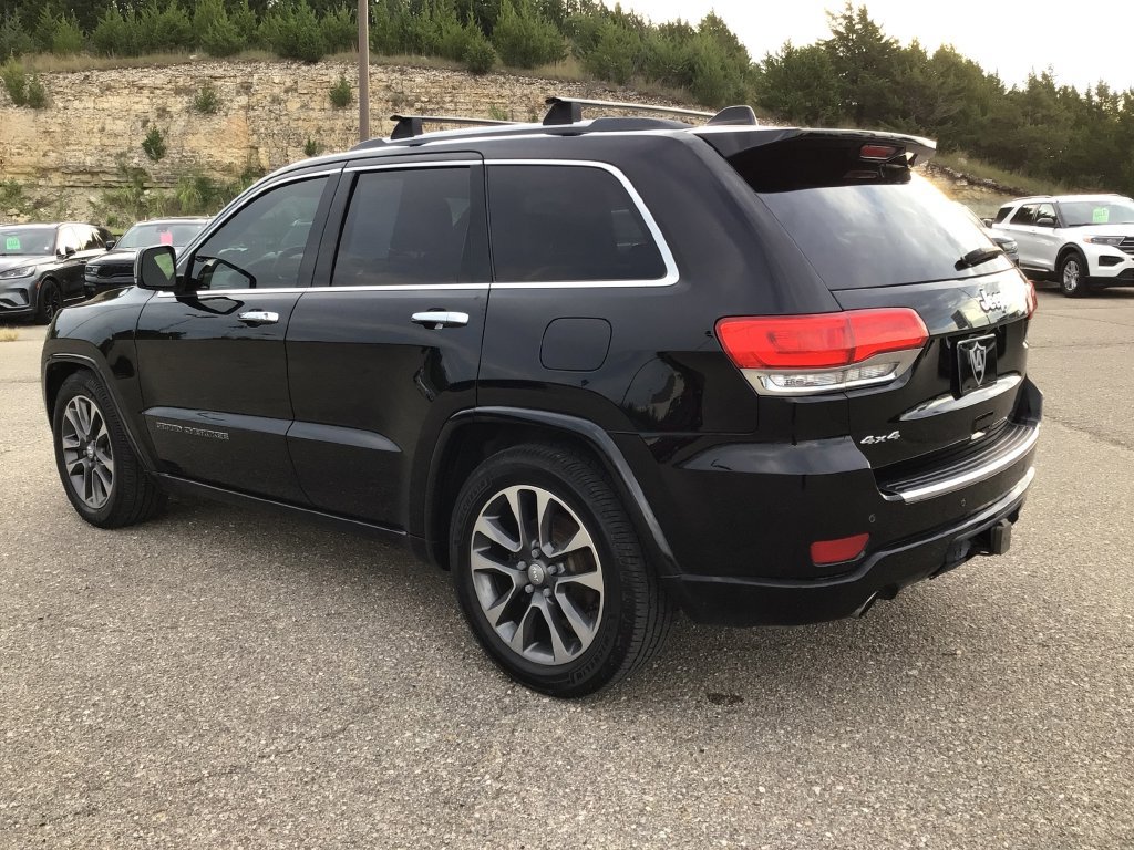 Used 2017 Jeep Grand Cherokee Overland AWD/4WD image 4