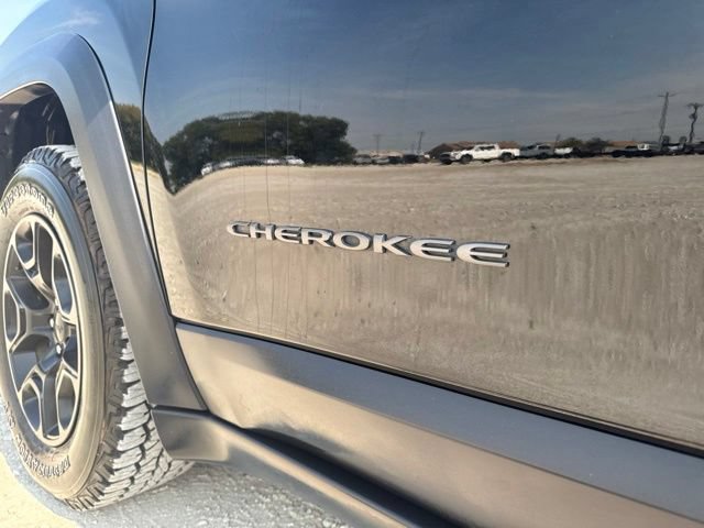Used 2022 Jeep Cherokee Trailhawk w/ Sound & Nav Group AWD/4WD image 10