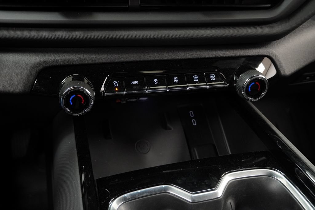 New 2026 Chevrolet Silverado EV LT AWD/4WD image 17