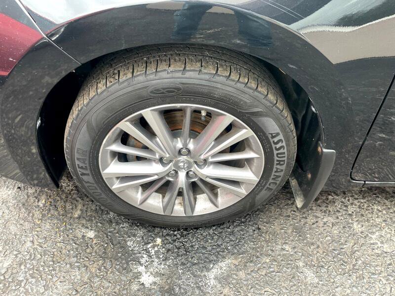 Used 2014 Toyota Corolla LE image 14