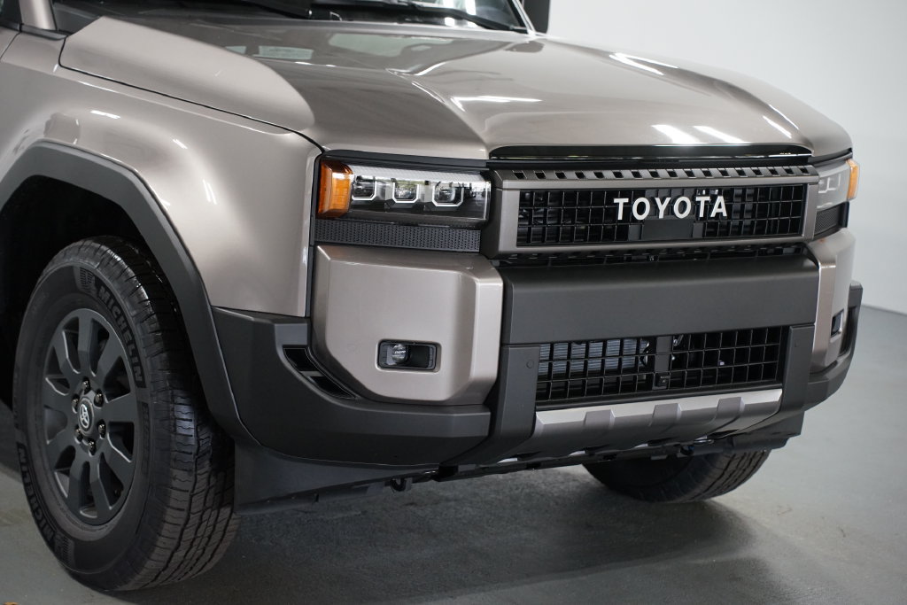 New 2027 Toyota Land Cruiser w/ Premium Package AWD/4WD image 4