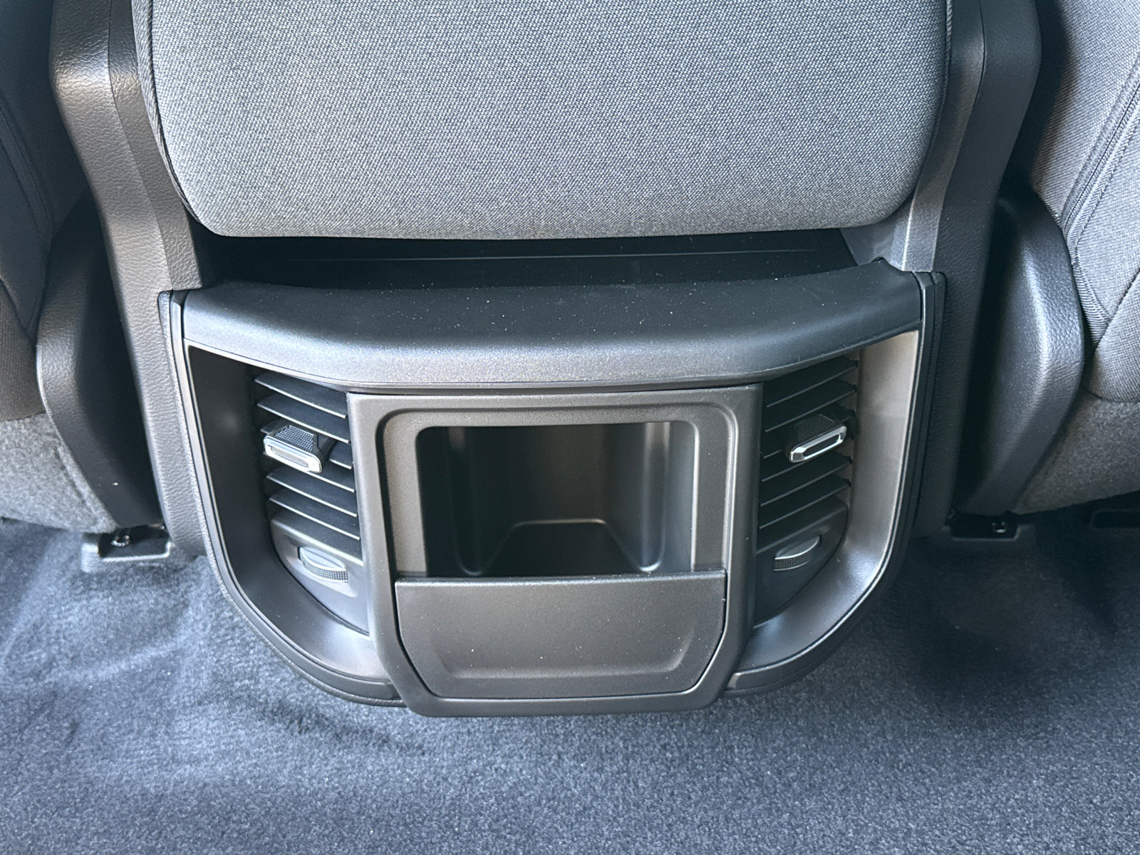 New 2025 RAM 1500 Tradesman w/ Night Edition AWD/4WD image 8