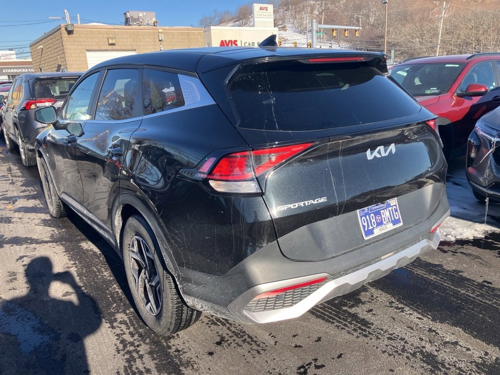 Used 2024 Kia Sportage LX image 4