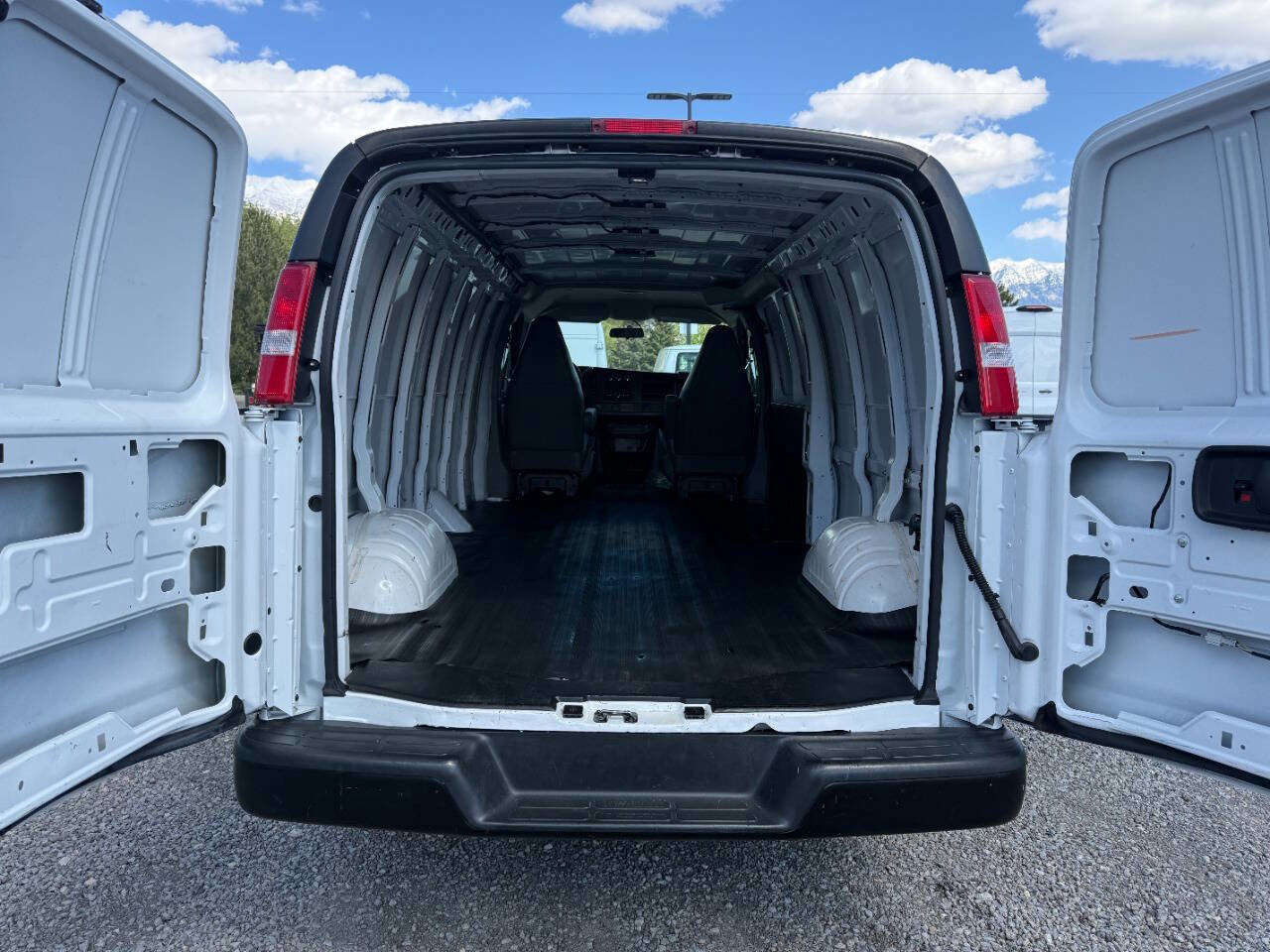 Used 2023 GMC Savana 2500 Extended w/ Driver Convenience Package RWD image 19