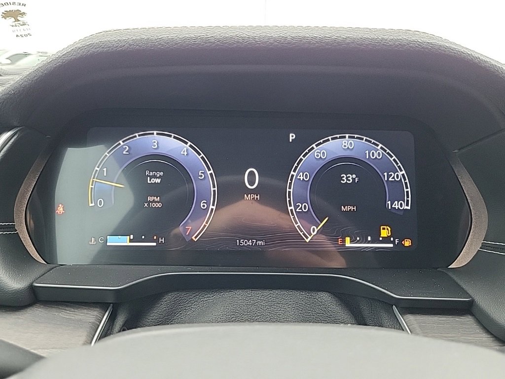 Used 2024 Jeep Grand Cherokee Limited w/ Black Appearance Package image 17