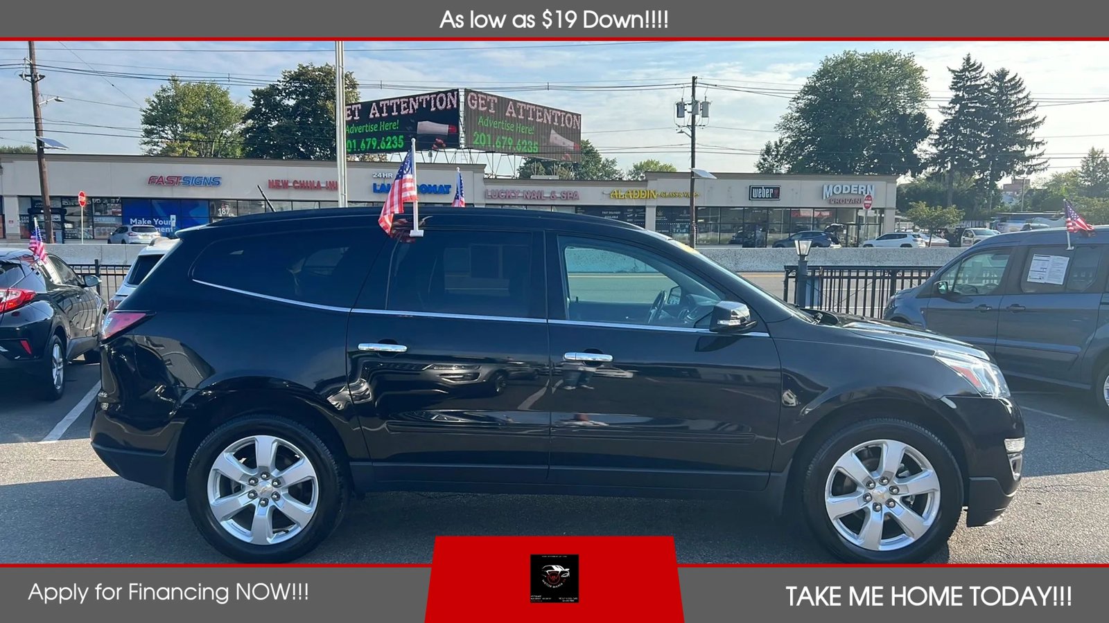 Used 2017 Chevrolet Traverse LT w/ Traveler's Package FWD image 6