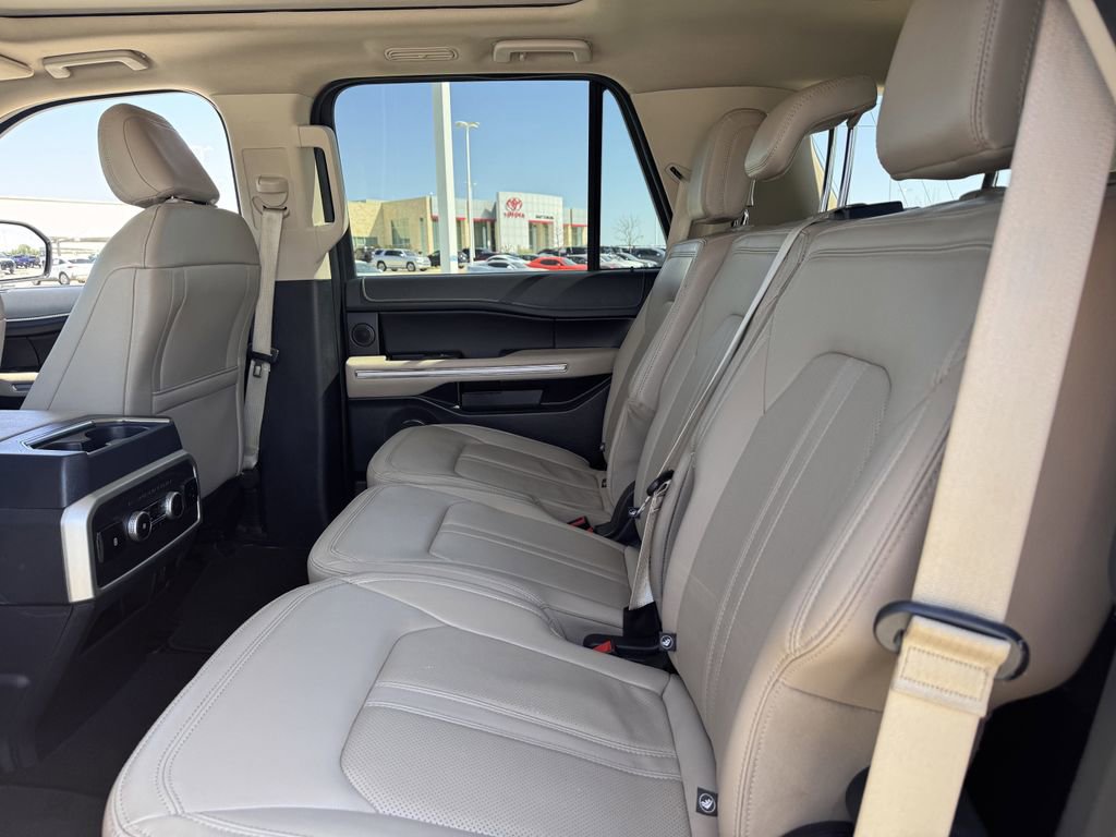 Used 2024 Ford Expedition Limited image 29