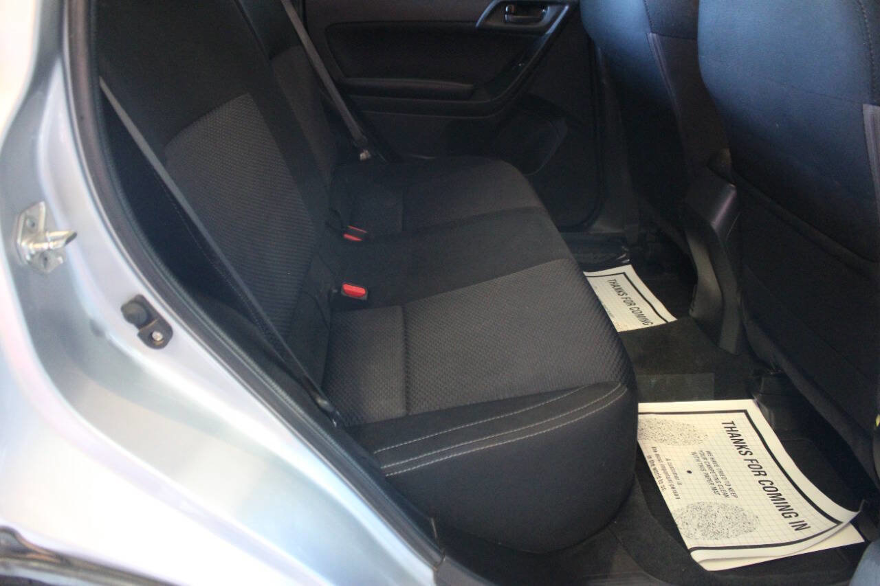 Used 2018 Subaru Forester 2.5i w/ Alloy Wheel Package image 11