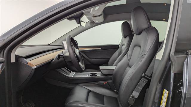 Used 2025 Tesla Model Y Long Range RWD image 13