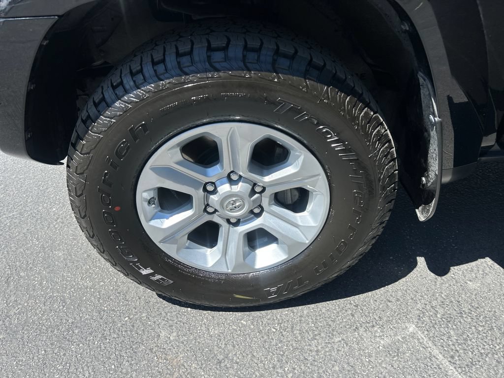 Used 2018 Toyota 4Runner SR5 Premium AWD/4WD image 26