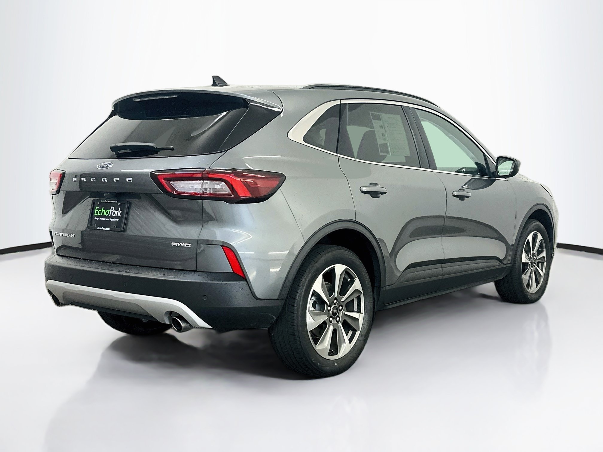 Used 2025 Ford Escape Platinum AWD/4WD image 9