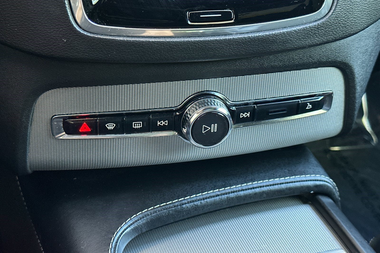 Used 2019 Volvo XC90 T6 R-Design w/ Advanced Package AWD/4WD image 19