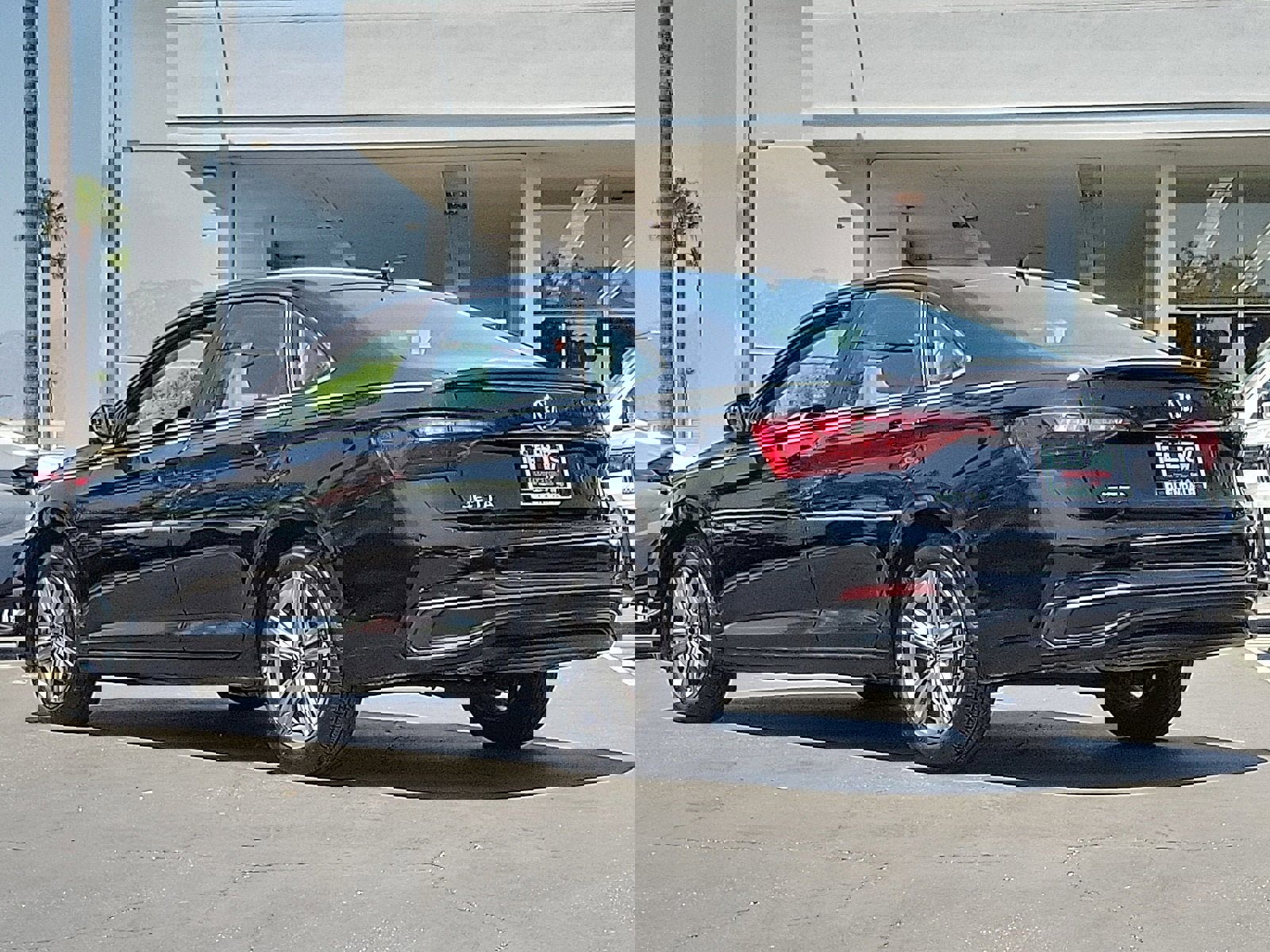 Used 2024 Volkswagen Jetta SE image 2