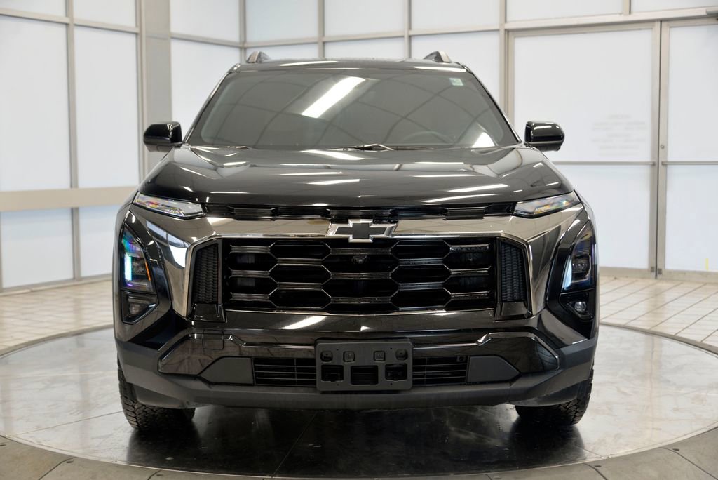 Used 2025 Chevrolet Equinox ACTIV w/ Safety and Technology Package image 3