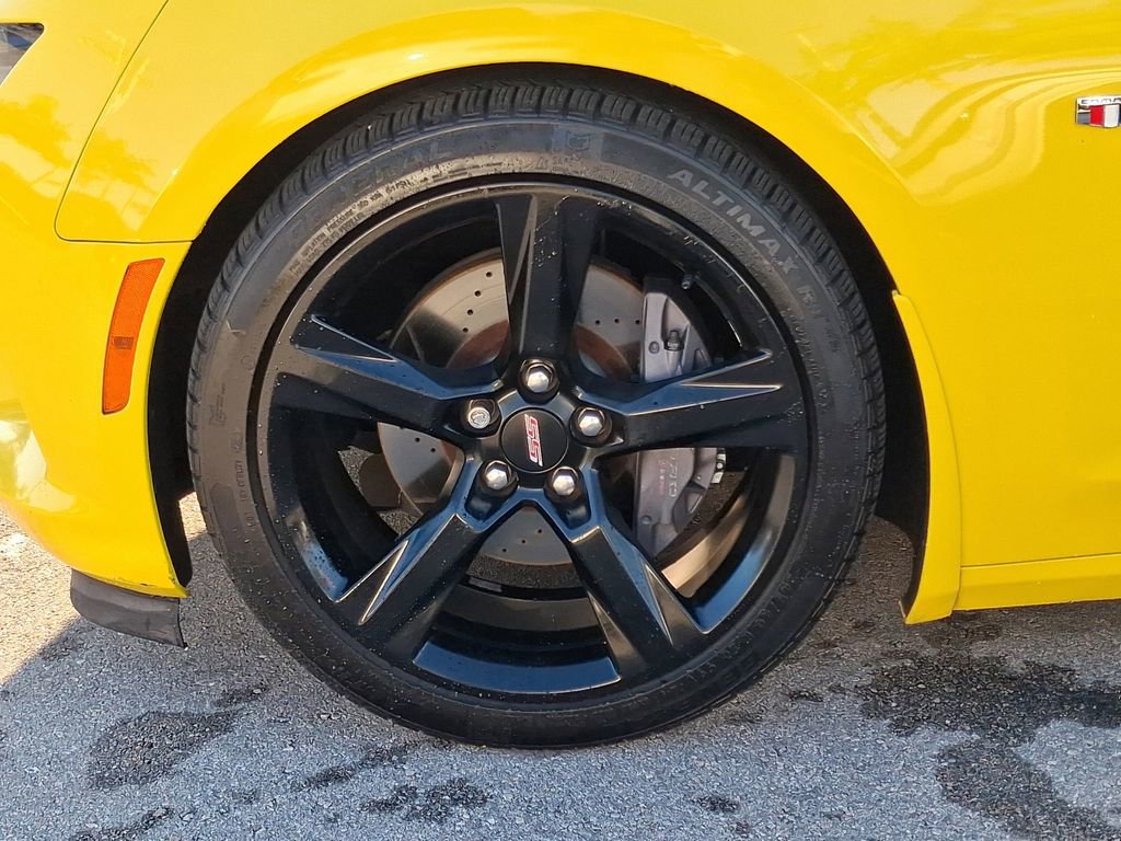 Used 2017 Chevrolet Camaro SS RWD image 8