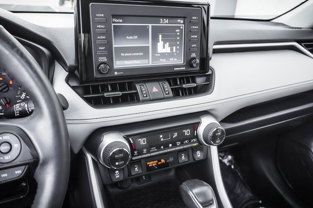 Used 2021 Toyota RAV4 XLE Premium image 16