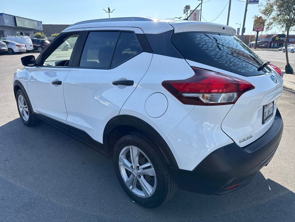 Used 2019 Nissan Kicks S FWD image 3