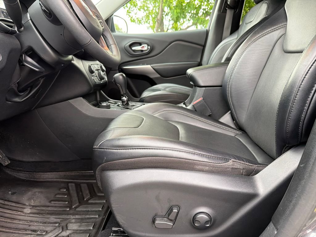 Used 2022 Jeep Cherokee Limited AWD/4WD image 19