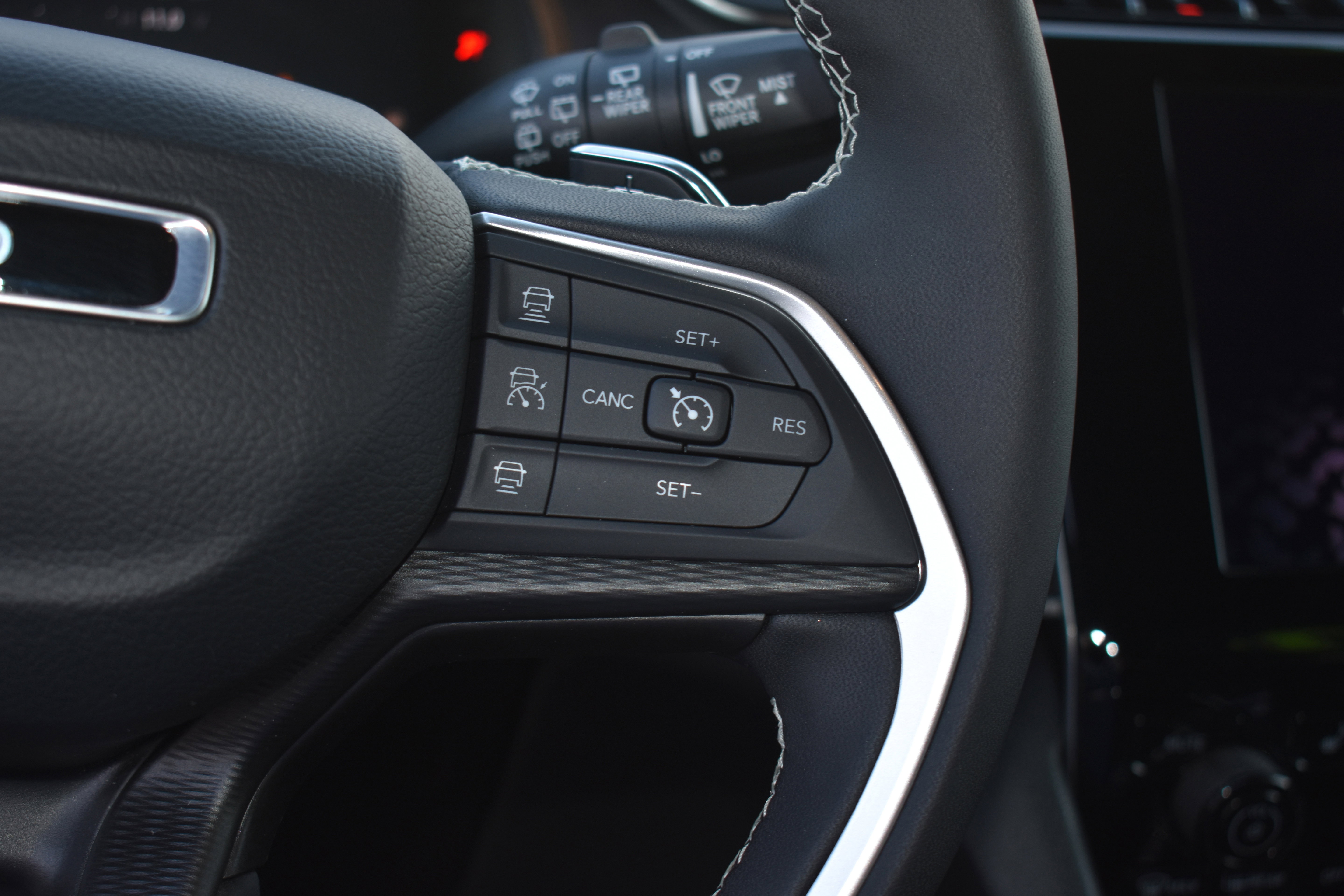 Used 2024 Jeep Grand Cherokee Altitude image 14