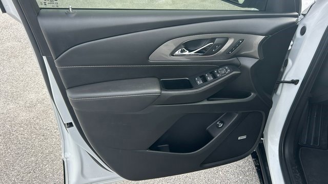 Certified 2023 Chevrolet Traverse Premier w/ Redline Edition image 17