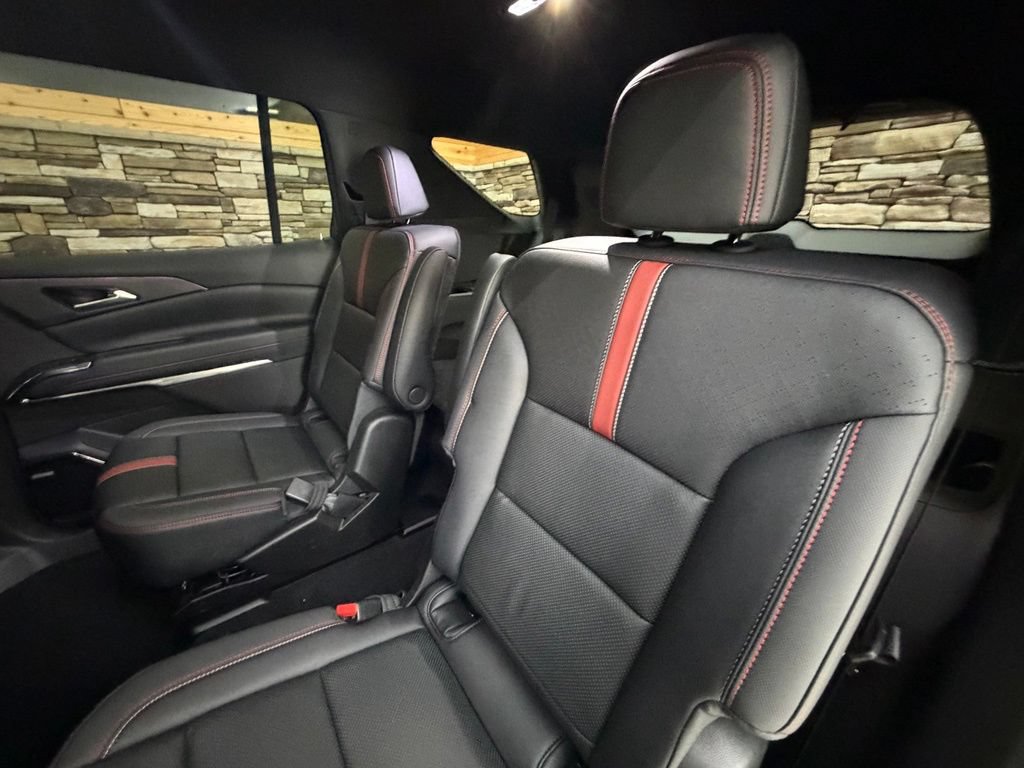 Used 2025 Chevrolet Traverse RS w/ LPO, Floor Liner Package AWD/4WD image 43