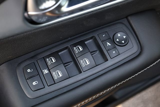 New 2026 Chrysler Pacifica Limited image 9