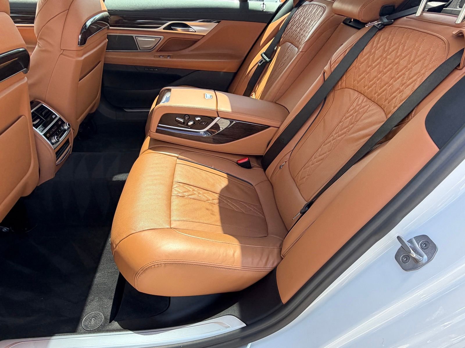 Certified 2022 BMW 750i xDrive image 37