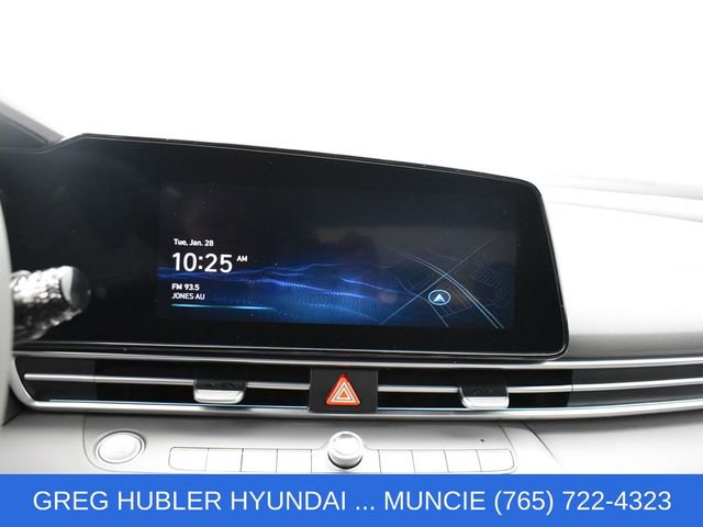 Used 2025 Hyundai Elantra SEL FWD image 18