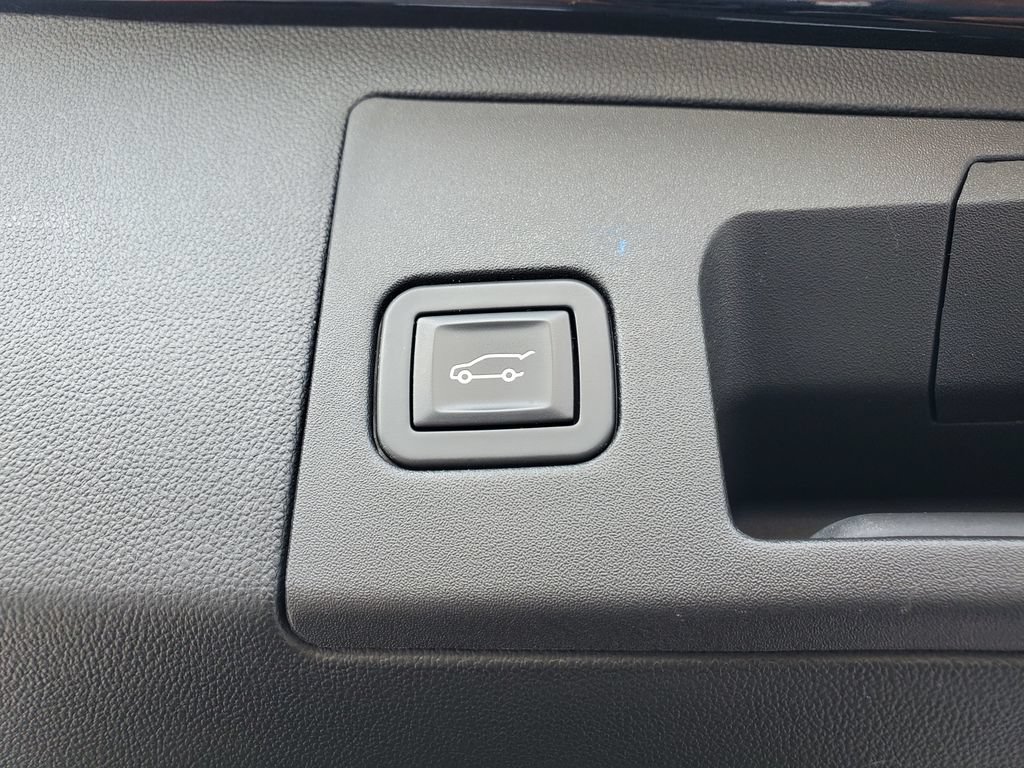 Used 2017 Cadillac XT5 Luxury w/ Driver Awareness Package AWD/4WD image 42