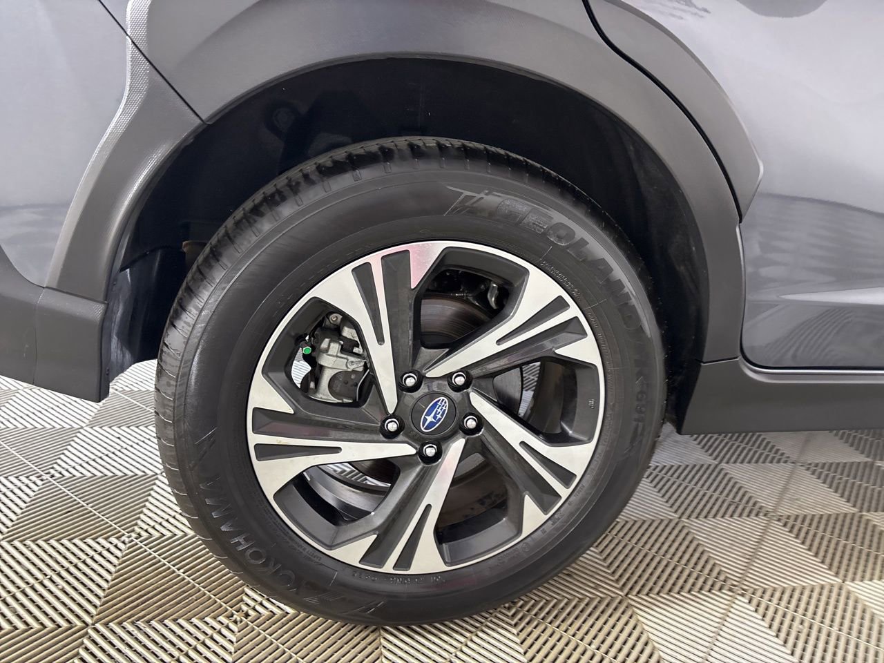 Used 2025 Subaru Crosstrek 2.0i Premium image 31