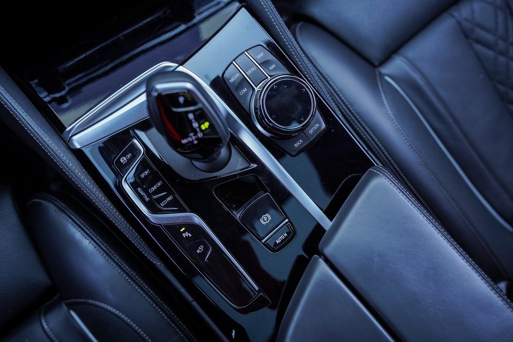 Used 2023 BMW M550i xDrive w/ Dynamic Handling Package image 33