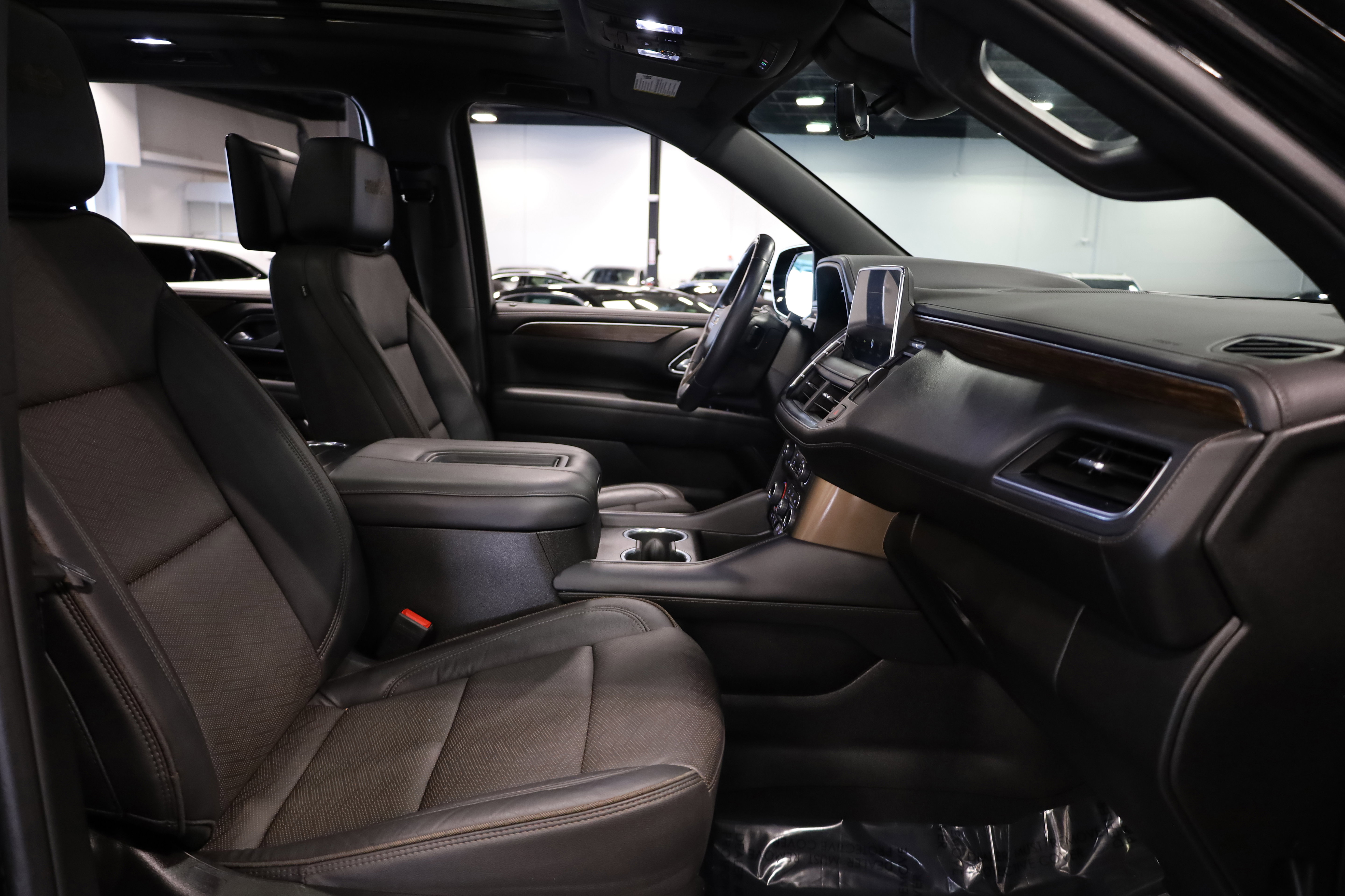 Used 2024 Chevrolet Suburban High Country w/ Advanced Technology Package image 42