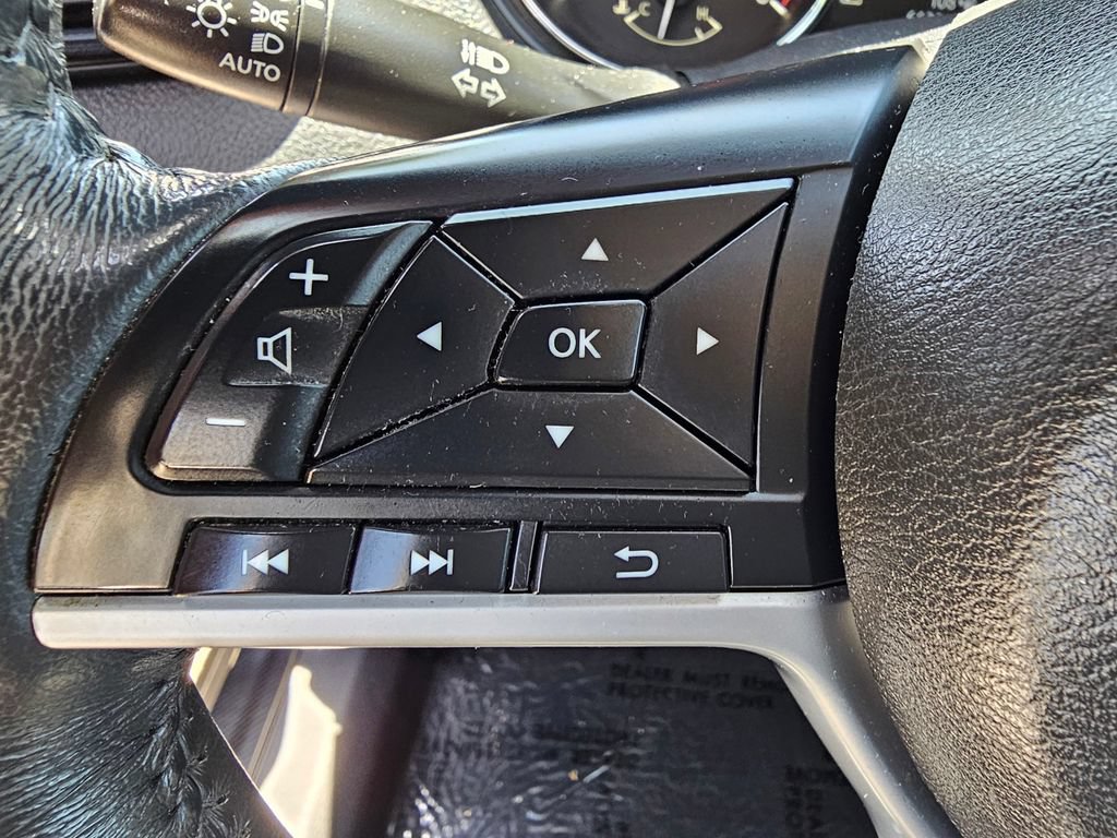Used 2017 Nissan Rogue SV w/ SV Premium Package FWD image 26
