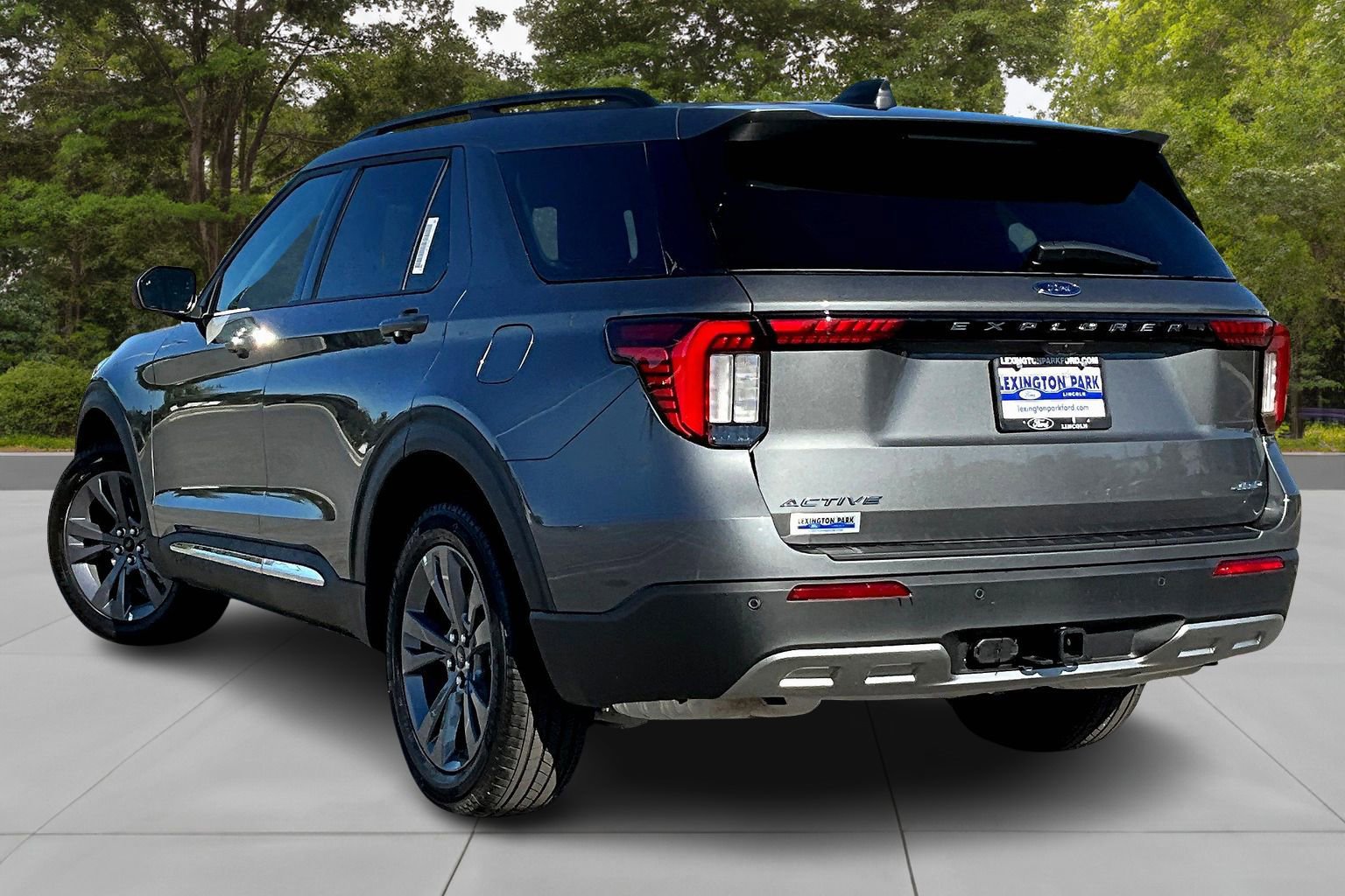 New 2025 Ford Explorer Active w/ Active Comfort Package image 3