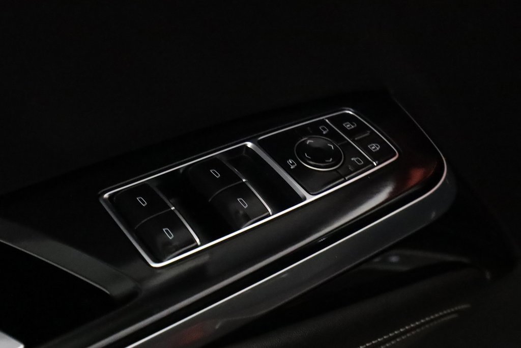 Used 2025 Cadillac Escalade V image 18