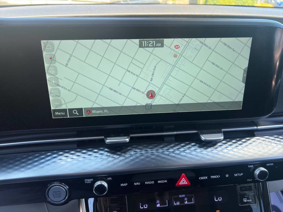 Used 2023 Kia Carnival SX Prestige FWD image 17