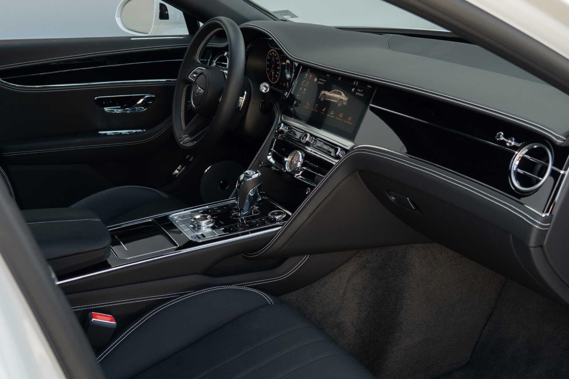 Used 2024 Bentley Flying Spur V8 image 5