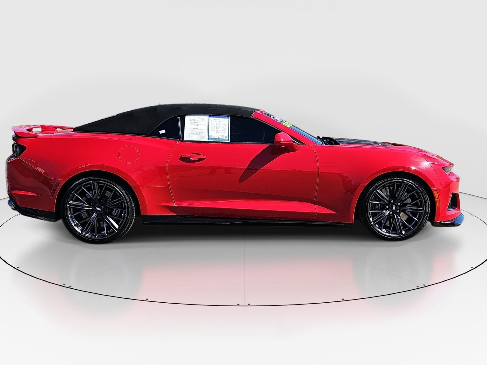 Used 2019 Chevrolet Camaro ZL1 RWD image 4